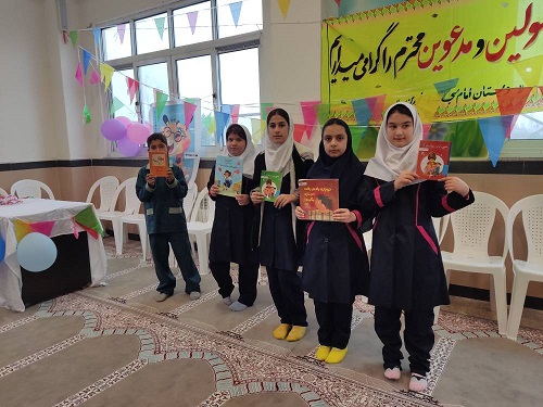 نشست کتابخوان مدرسه ای به مناسبت هفته کودک